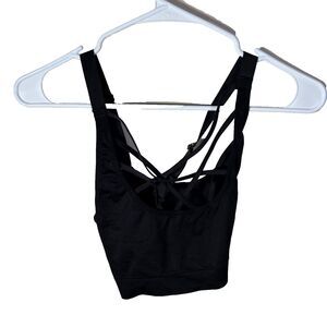Victoria Sport Women's Medium Black Strappy Round Neck Solid Athletic Active